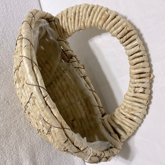 Vintage Plastic Lined Woven Wall Basket Wall Decor Plant Pot Hanging Basket - Picture 8 of 12